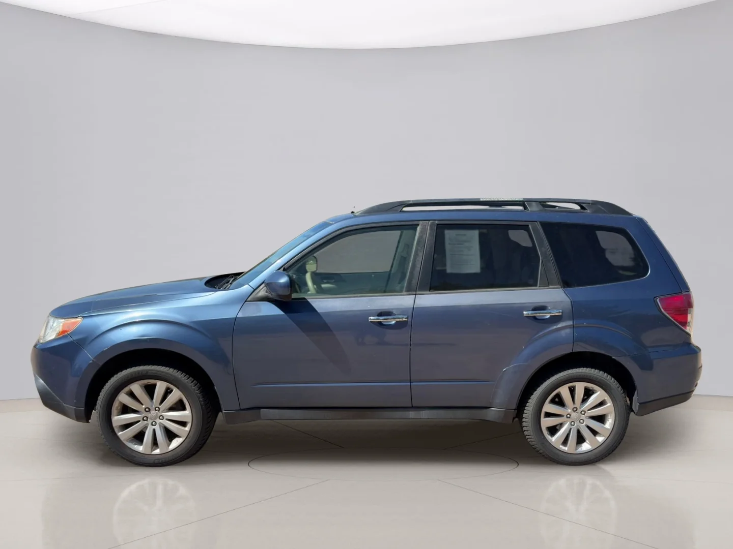 Used 2013 Blue Subaru 2.5X PREM image 8