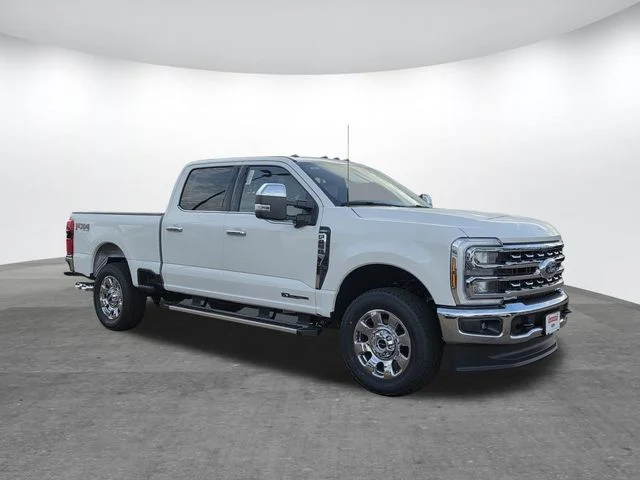 New 2026 Star White Metallic Tri-Coat Ford F-250® Lariat® image 2