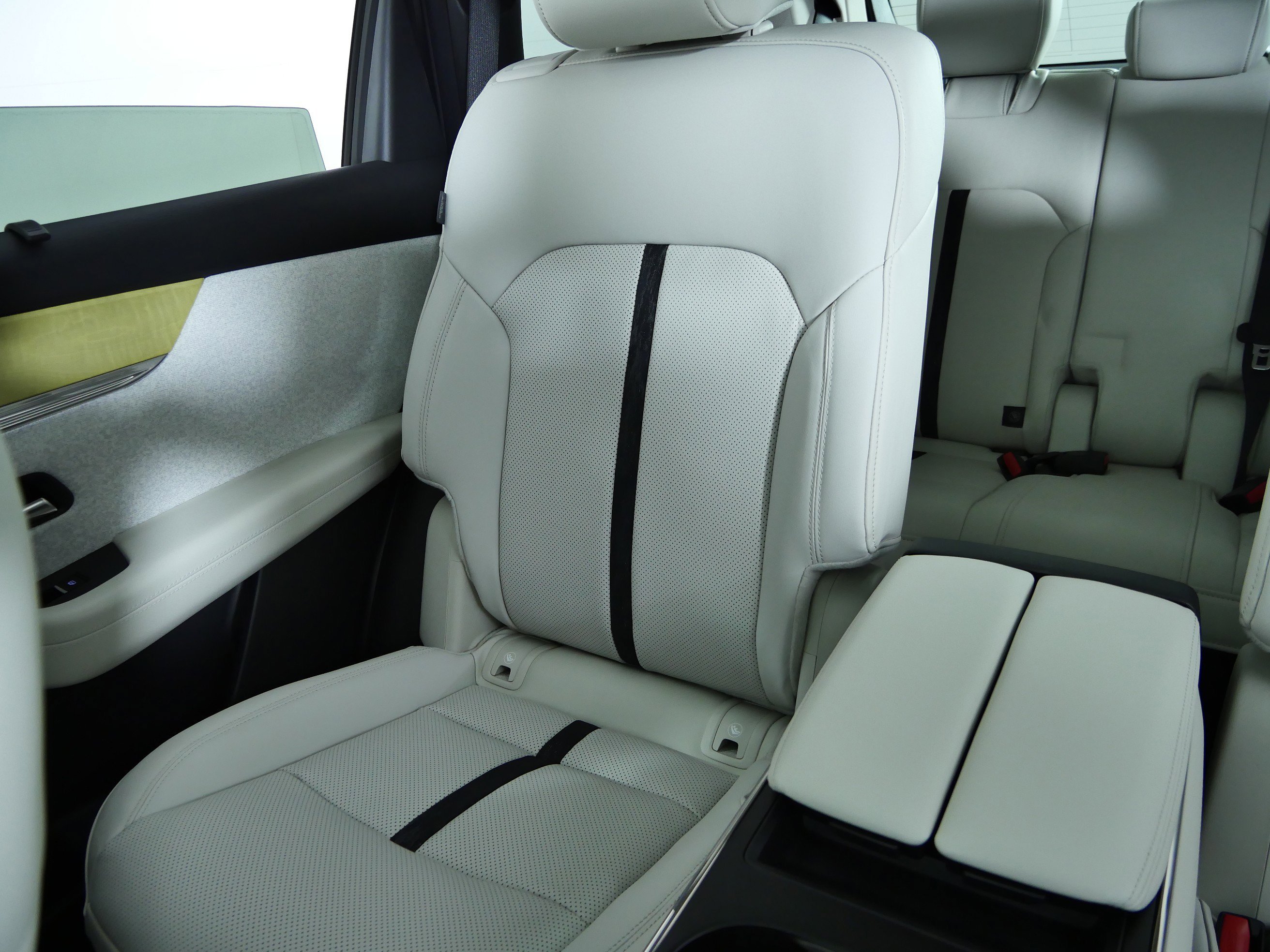 2026 Mazda CX-90 Premium Plus Package - Photo 17
