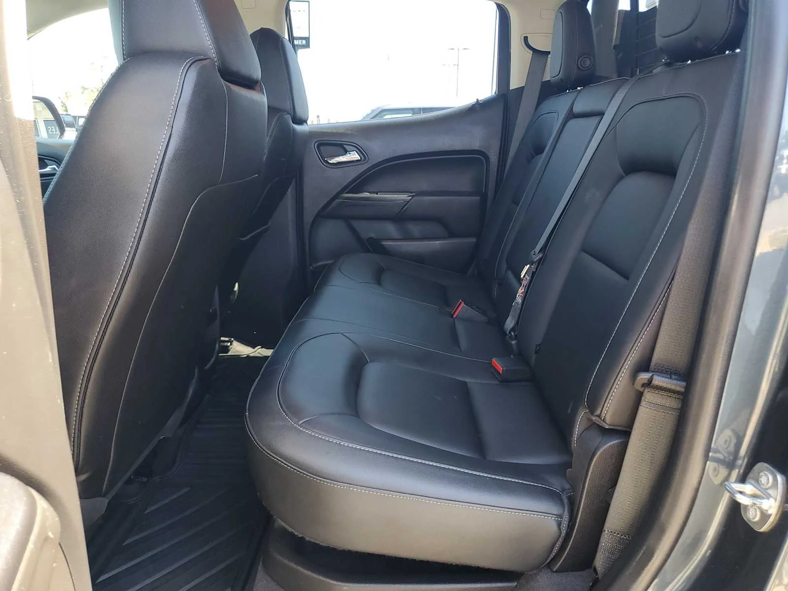 Used 2019 SHADOW GRAY METALLIC Chevrolet 4WD ZR2 image 18
