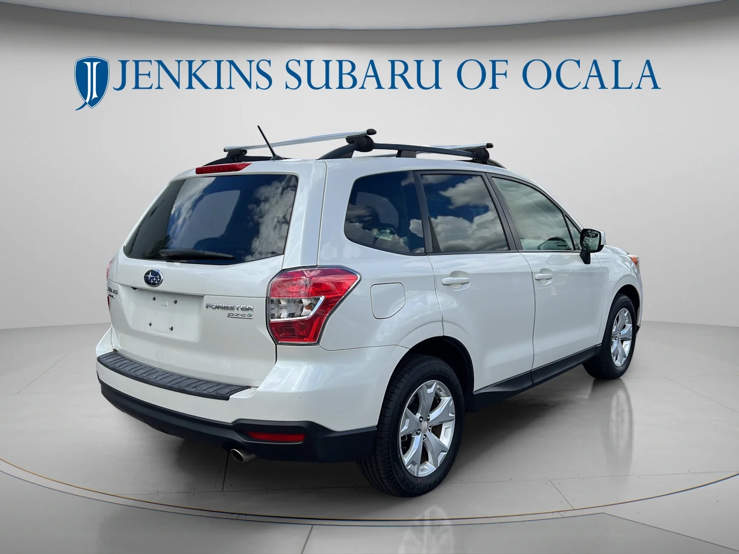 Used 2015 Satin White Pearl Subaru 2.5i Premium image 3