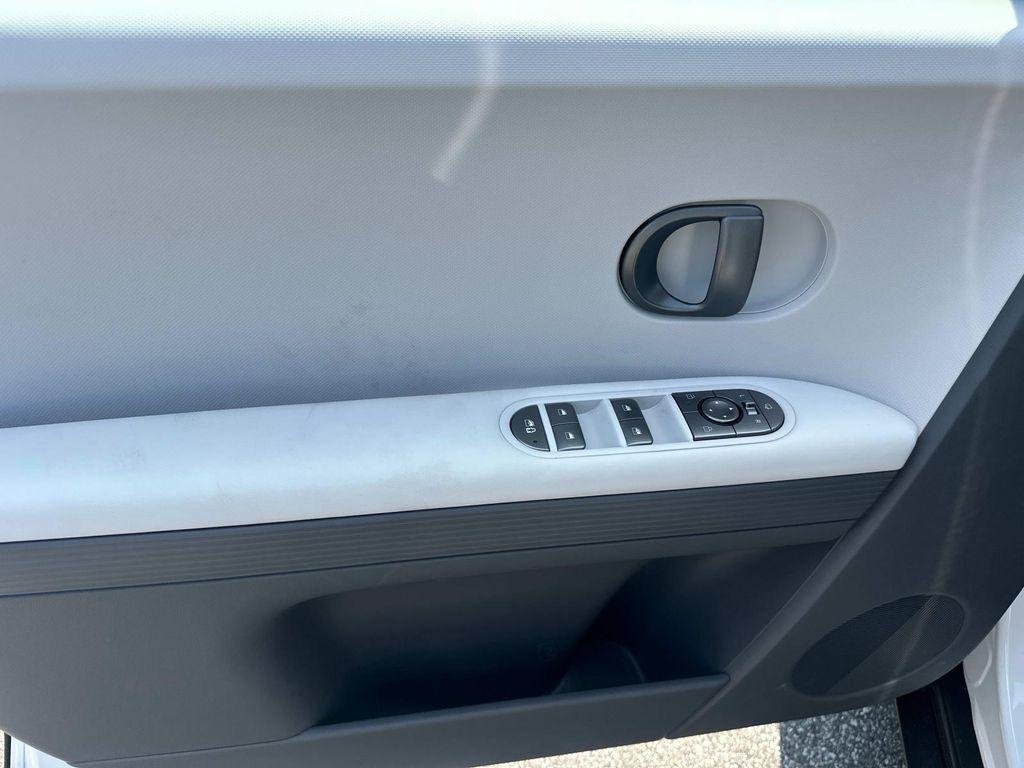 2025 Hyundai IONIQ 5 SEL - Photo 28