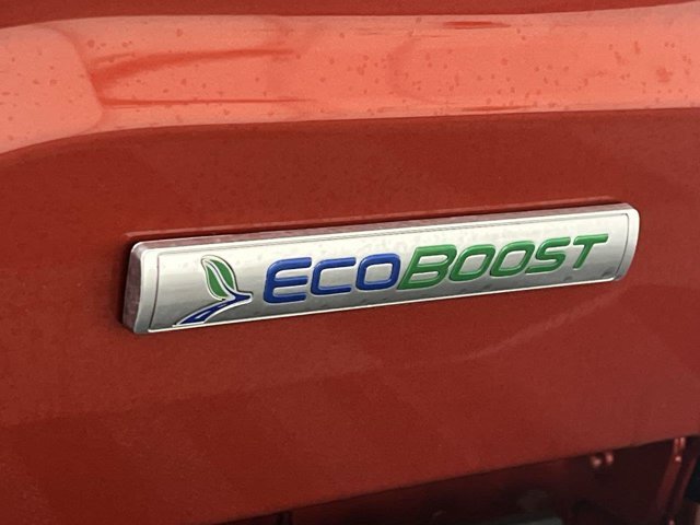 Used 2023 Hot Pepper Red Tinted Clearcoat Ford XLT image 32
