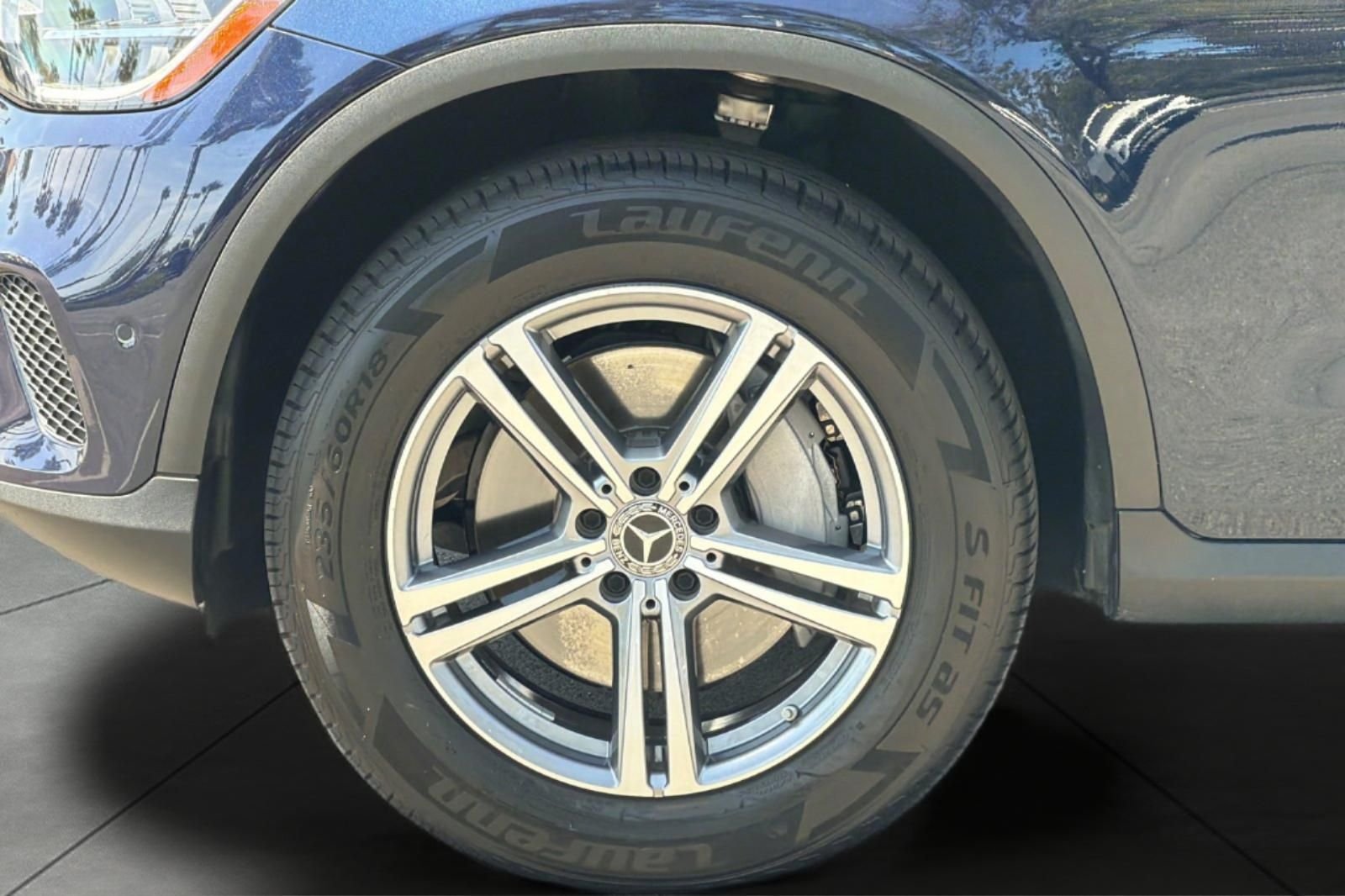 Used 2021 Blue Mercedes-Benz GLC 300 image 5