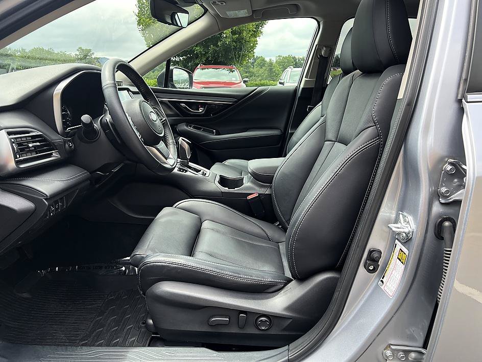 Used 2025 Ice Silver Metallic Subaru Limited image 11
