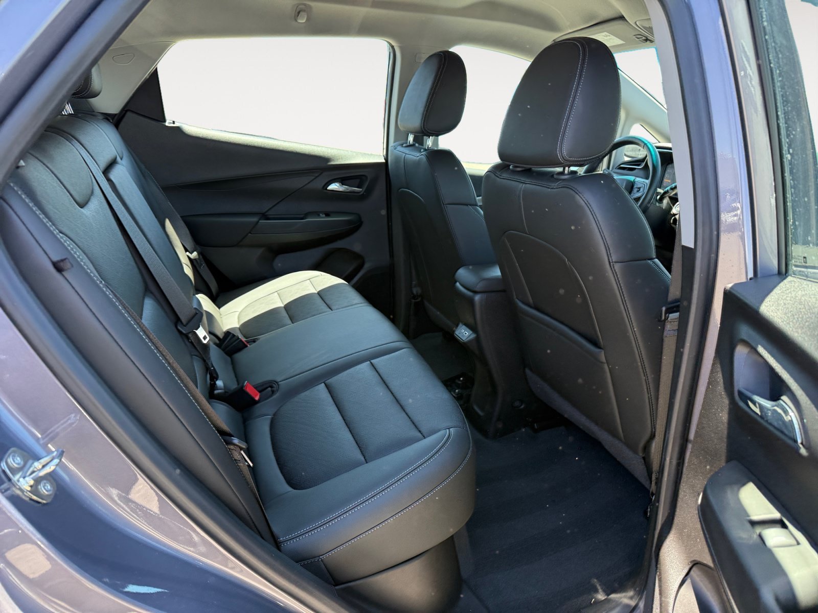 Used 2023 Gray Chevrolet 2LT image 18