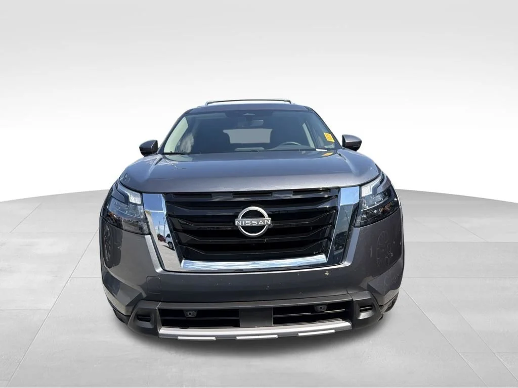 Used 2025 Gray Nissan SL image 2