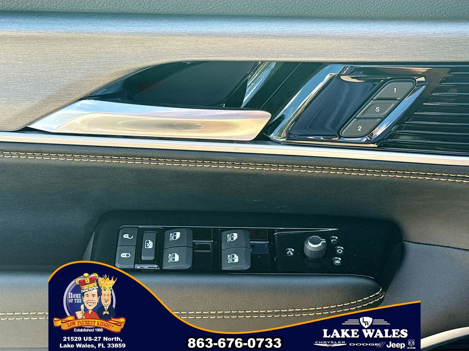 New 2026 Silver-Zynith Exterior Paint Jeep Grand Wagoneer image 17