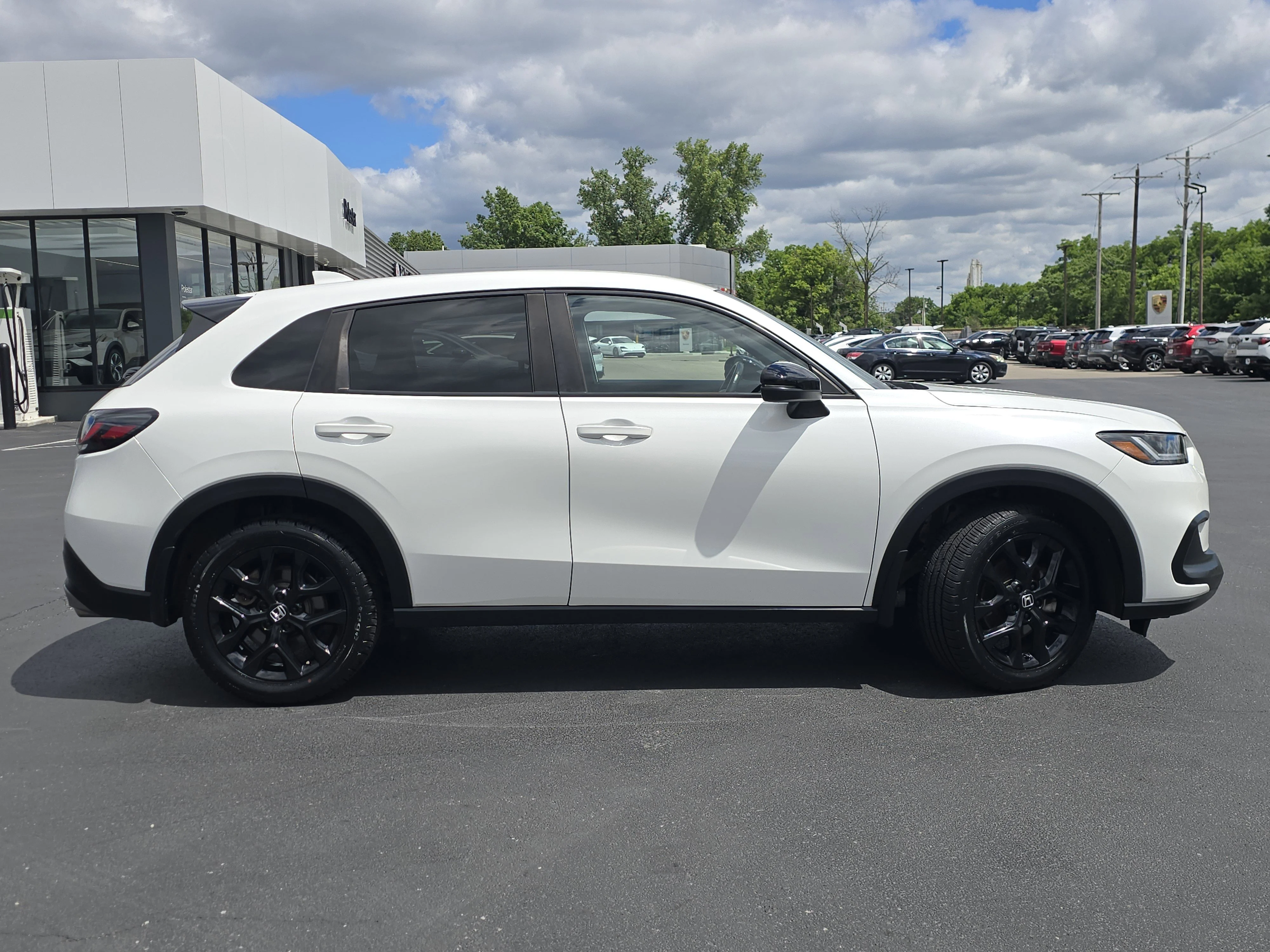 Used 2023 Platinum White Pearl Honda Sport image 8