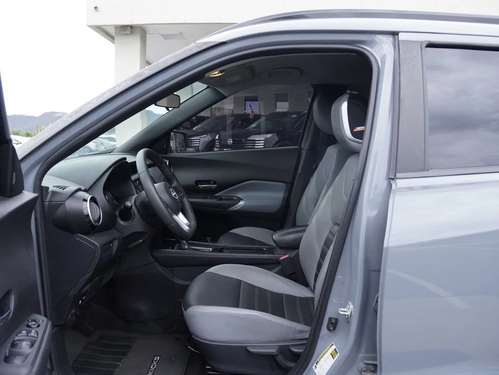 Used 2023 Gray Nissan SR image 18
