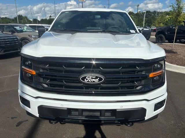 New 2026 Oxford White Ford XLT image 14