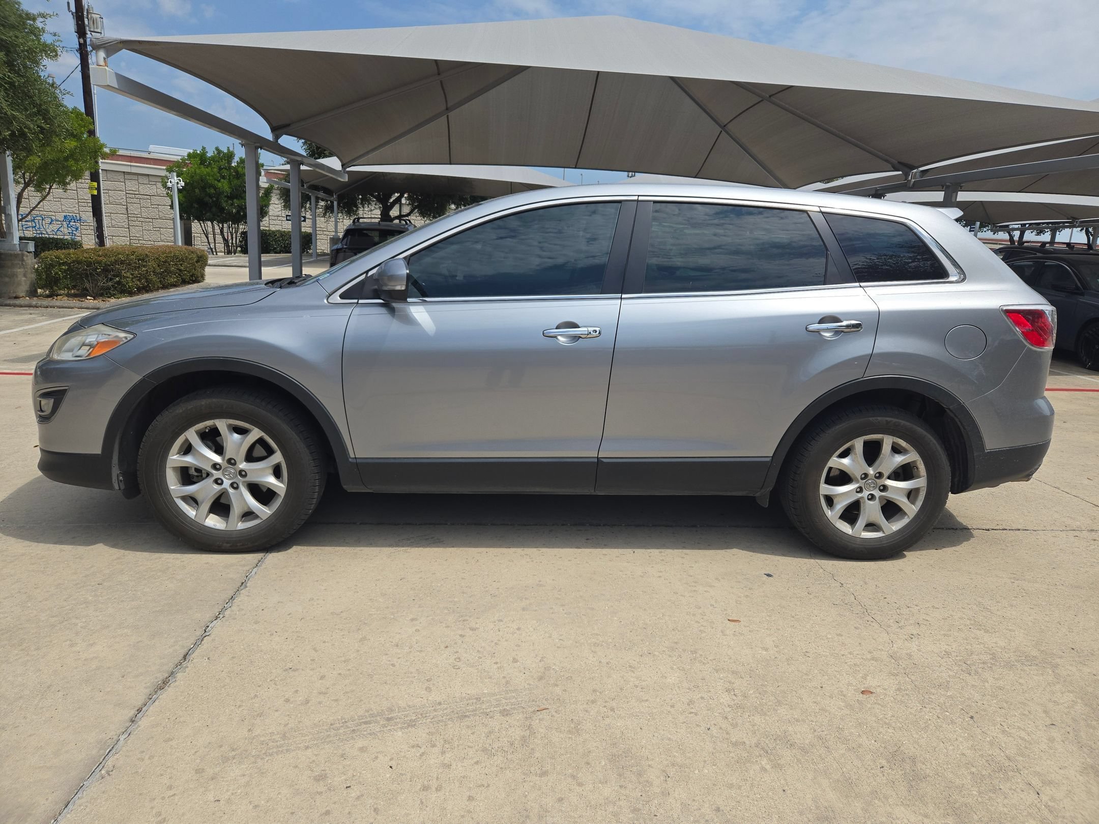 Used 2012 Liquid Silver Metallic Mazda Grand Touring image 6