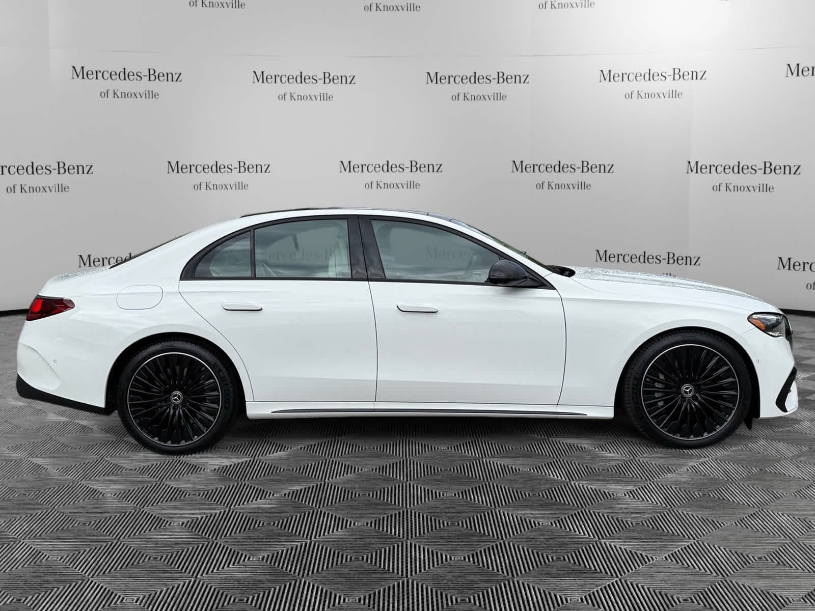 New 2026 Polar White Mercedes-Benz E 450 image 6
