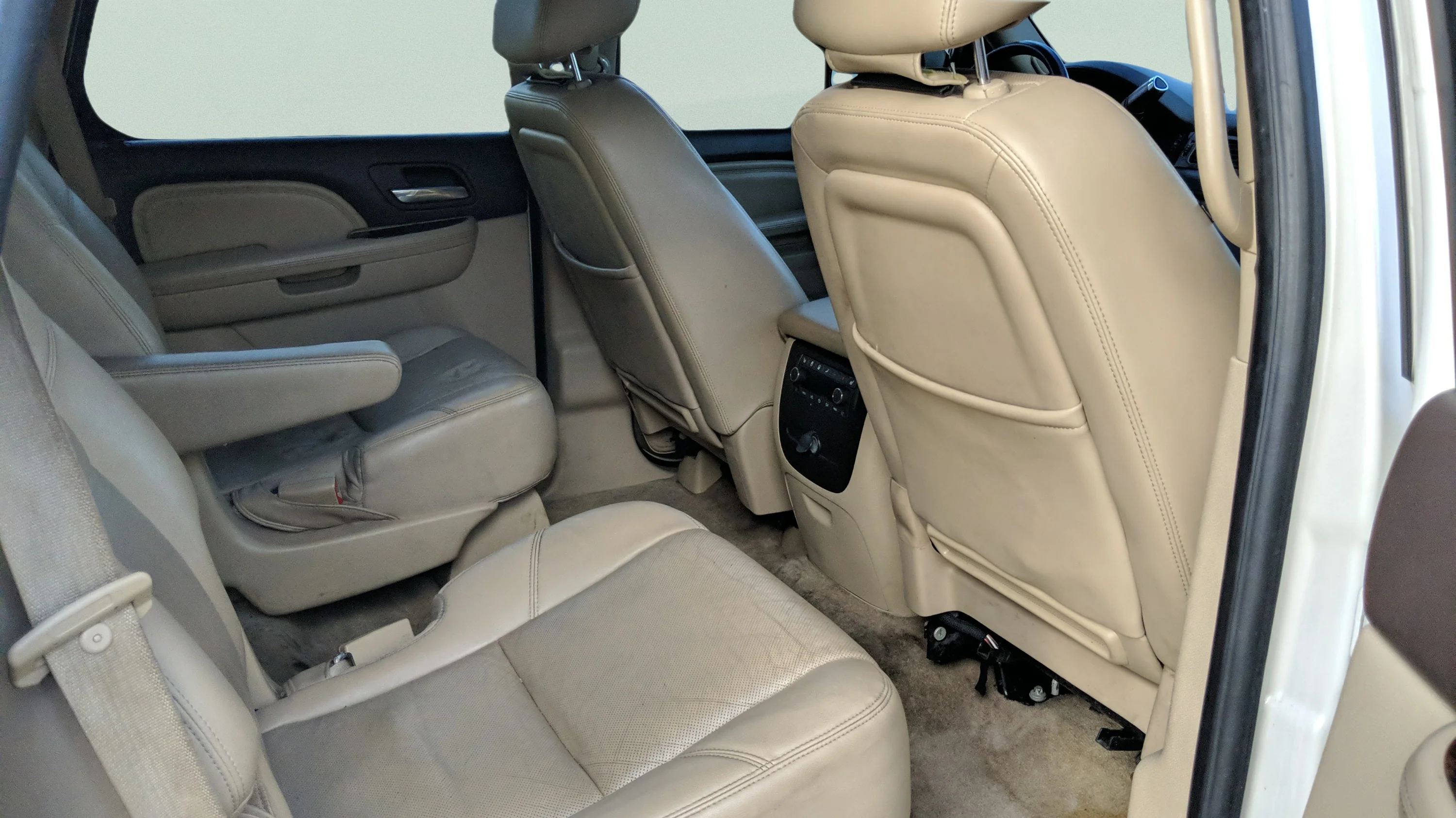 Used 2012 White Gmc DENALI image 12