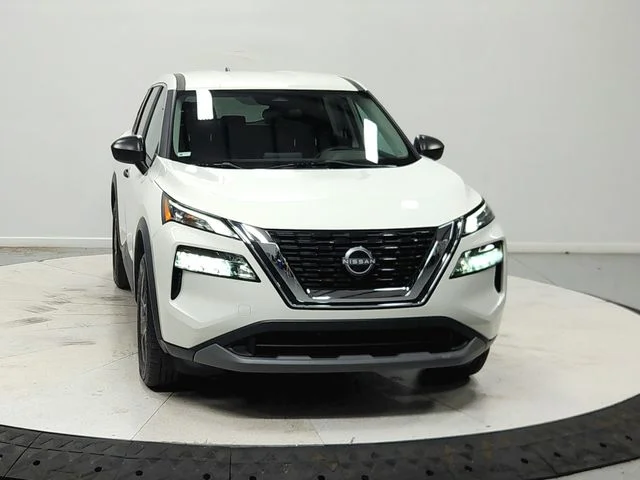 Used 2023 White Nissan S image 3