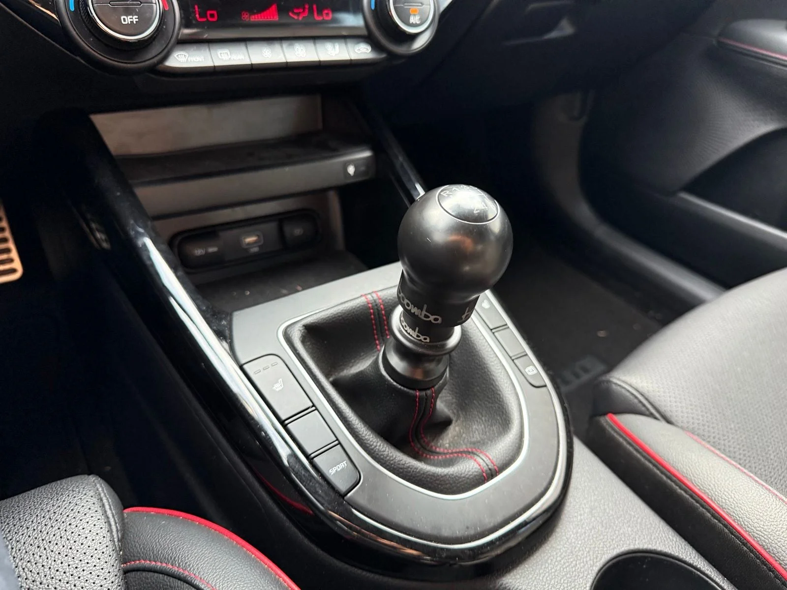 Used 2024 Snow White Pearl Kia GT image 20