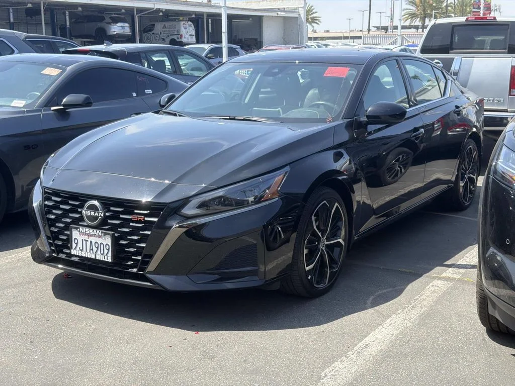 2024 Nissan Altima 2.5 SR's photo