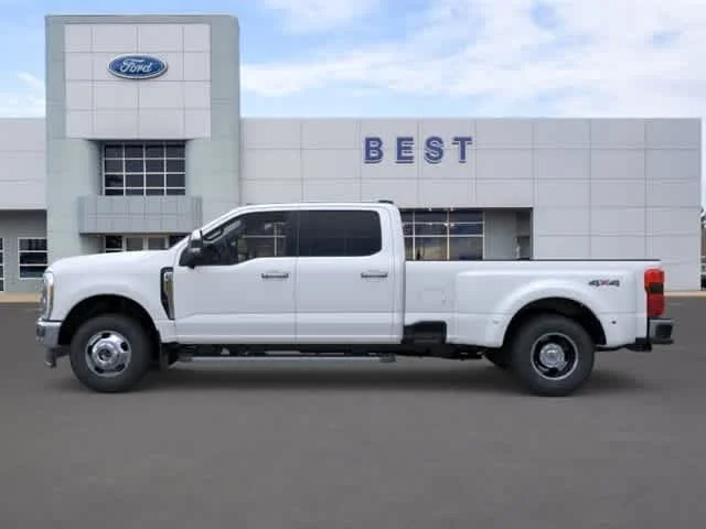 New 2026 Star White Metallic Tri-Coat Ford LARIAT image 3
