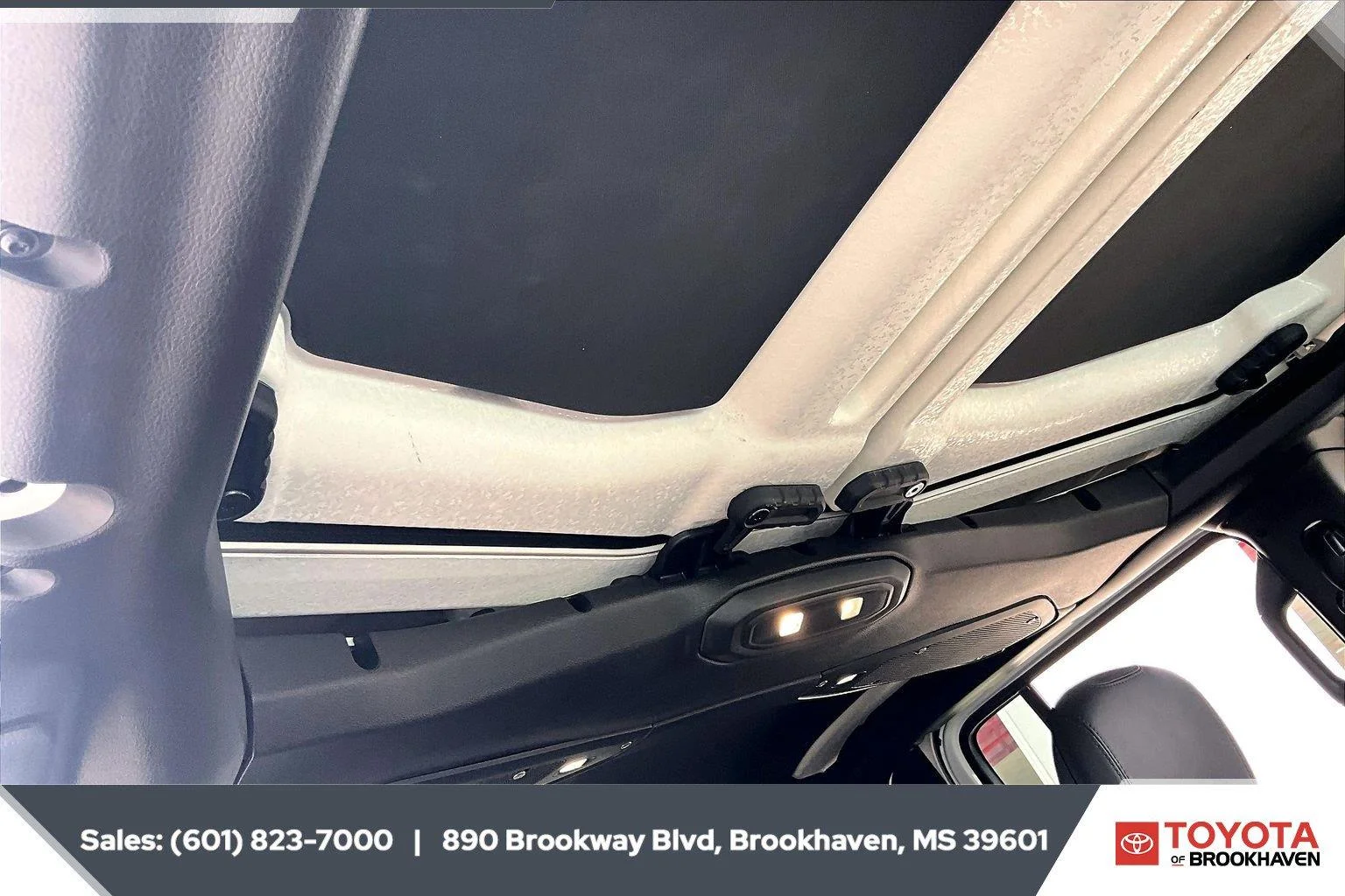 Used 2025 Bright White Clearcoat Jeep Rubicon X image 16