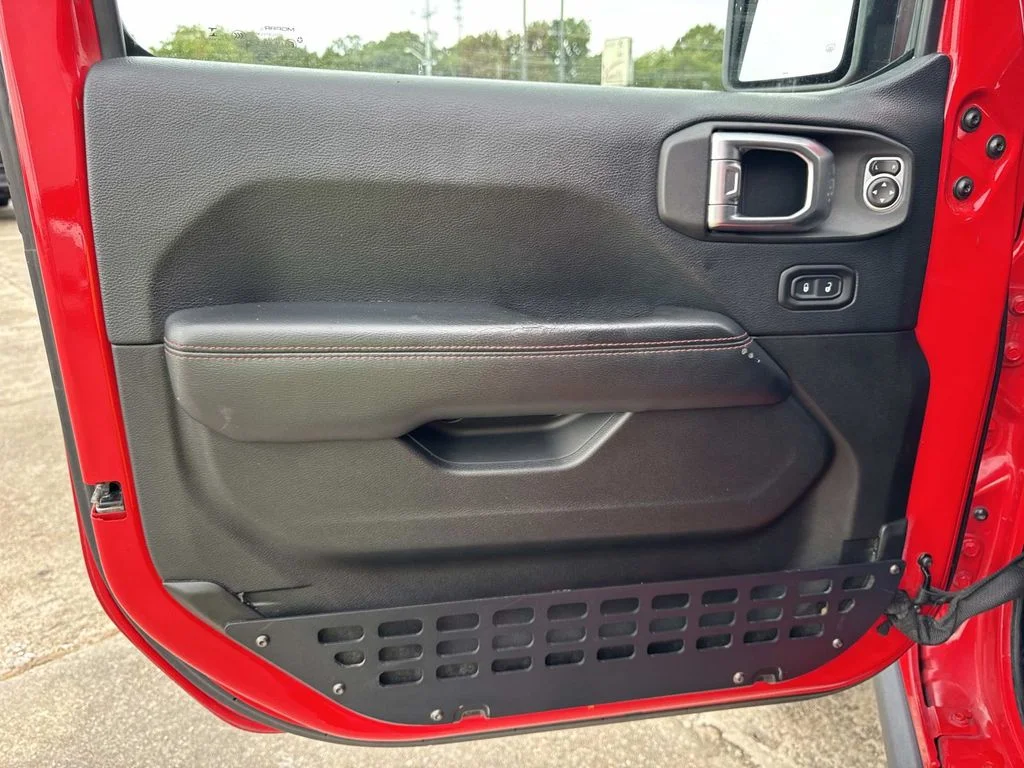 Used 2018 Red Jeep Unlimited Rubicon image 37