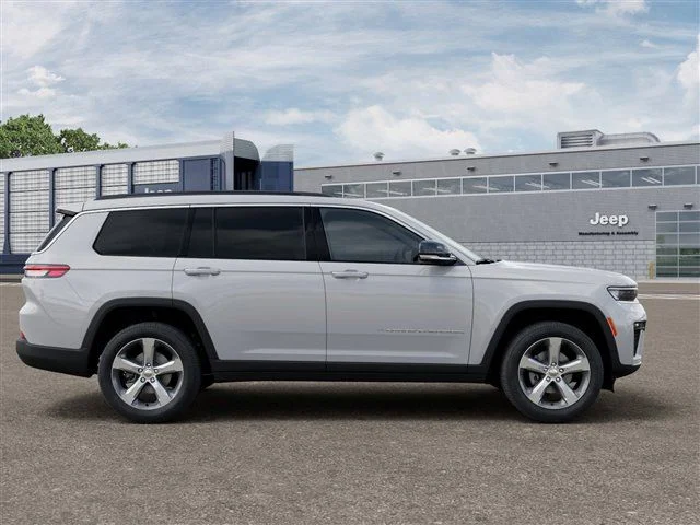 New 2026 Bright White Clear-Coat Exterior Paint Jeep Limited image 30