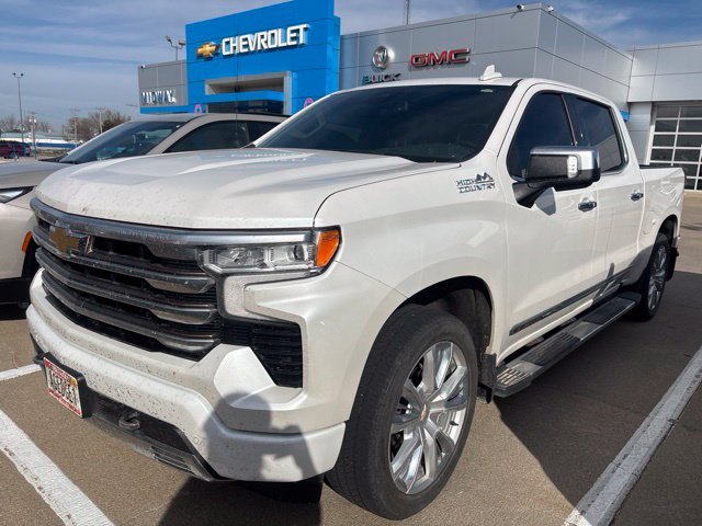 Used 2022 Beige Chevrolet High Country image 1