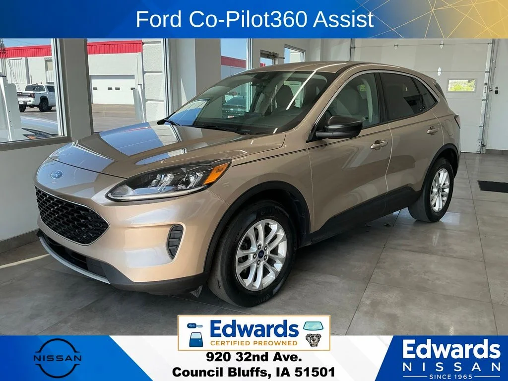 Used 2020 Gold Ford SE image 5