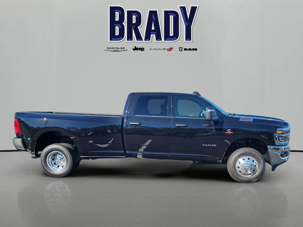 New 2026 Diamond Black Crystal Pearl-Coat Exterior Paint RAM Big Horn image 2