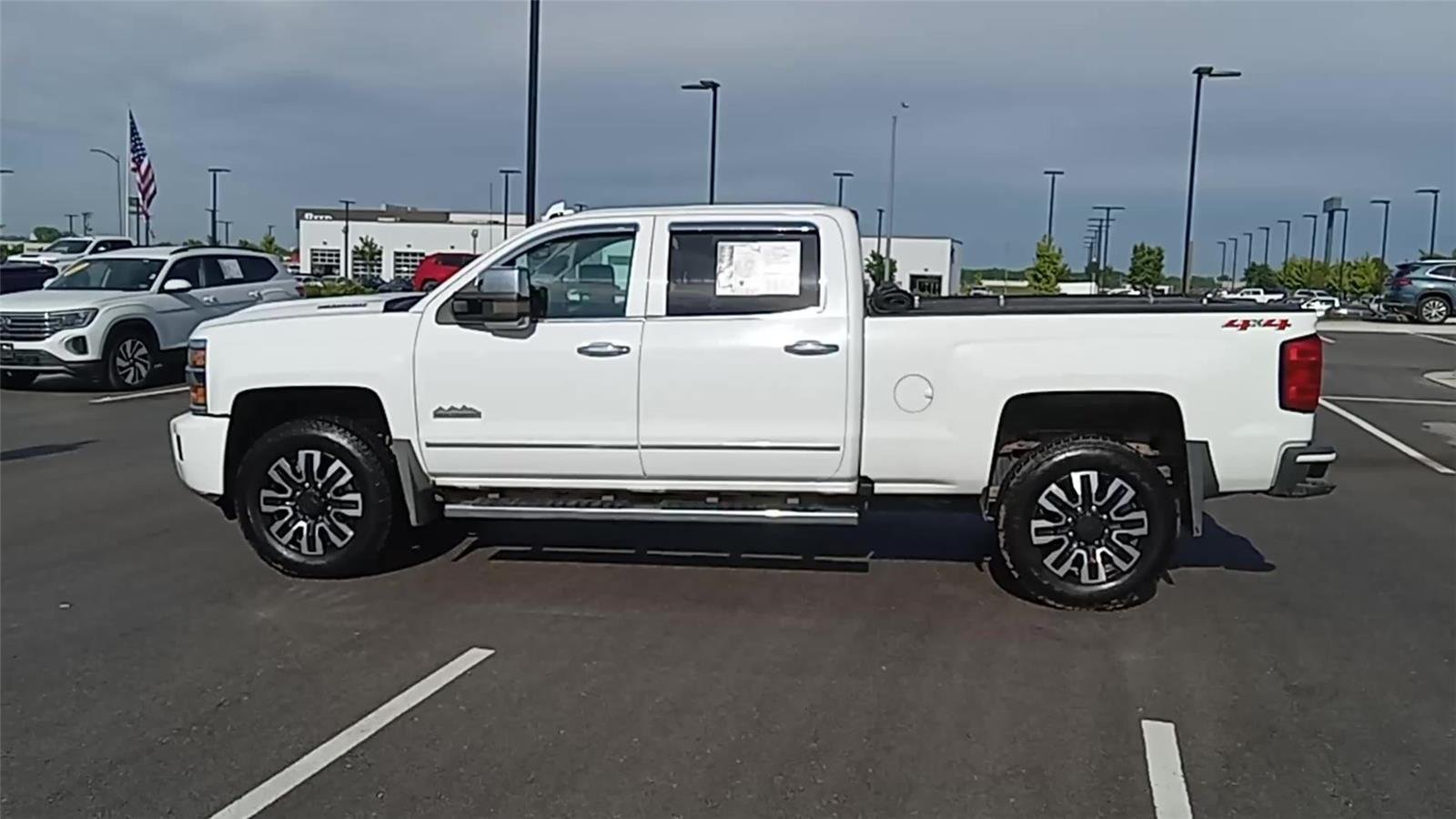 Used 2018 White Chevrolet High Country image 5