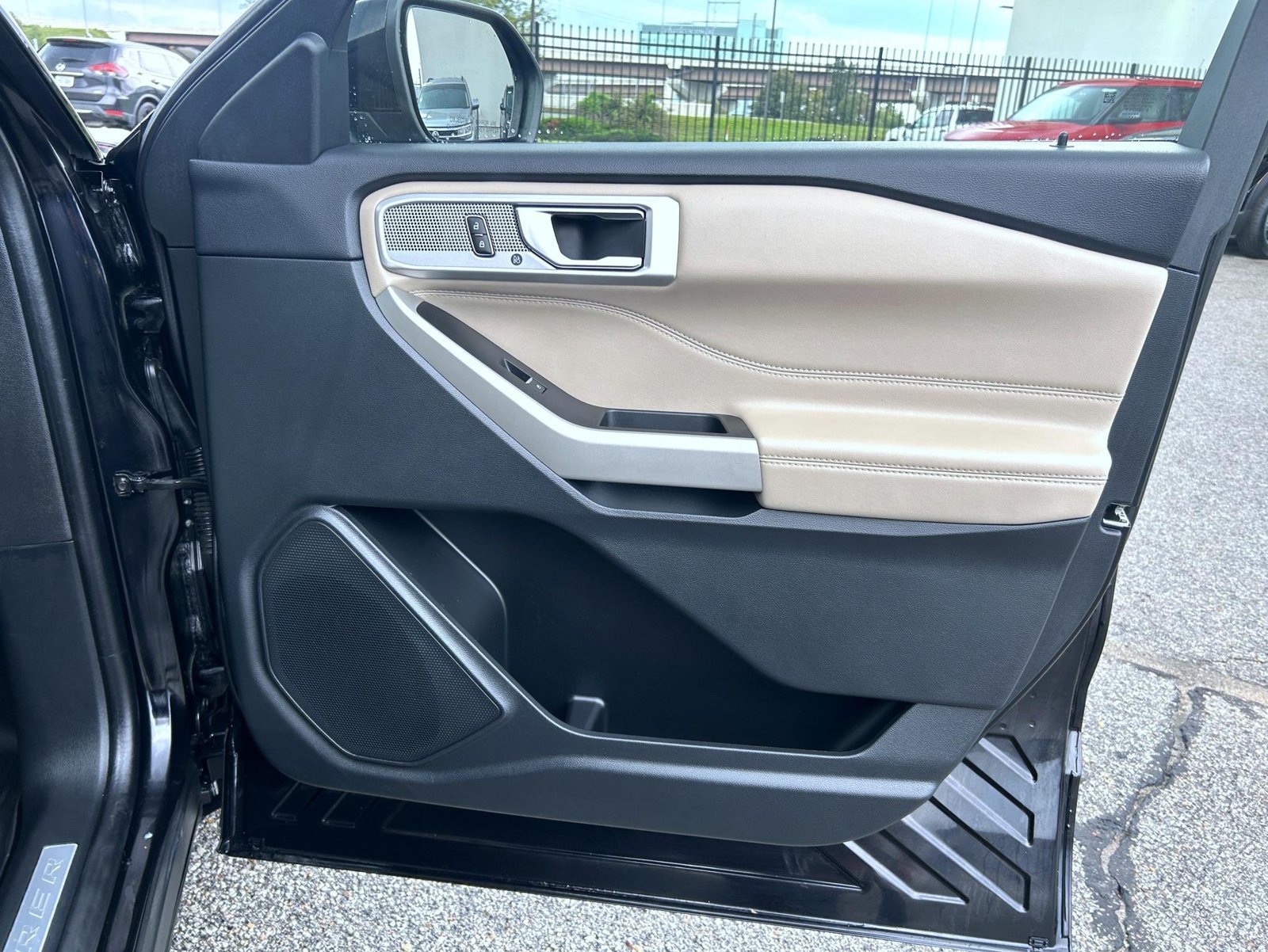 Used 2022 Black Ford Limited image 15