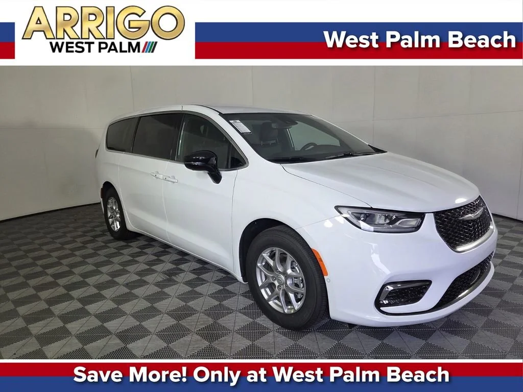 2026 Chrysler Pacifica Select's photo