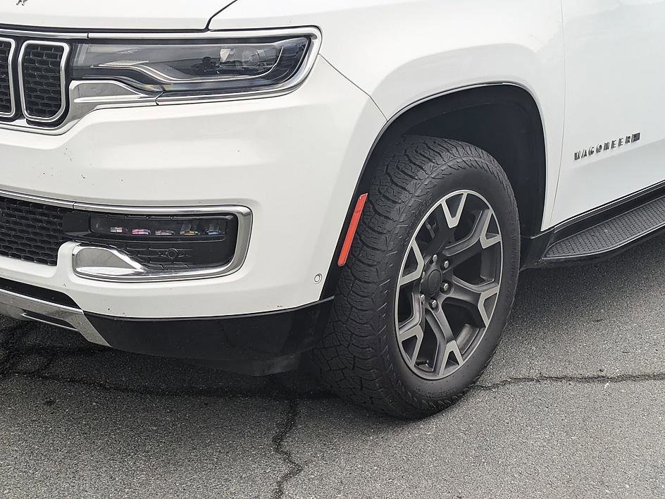 Used 2024 Bright White Clearcoat Jeep Series III image 9