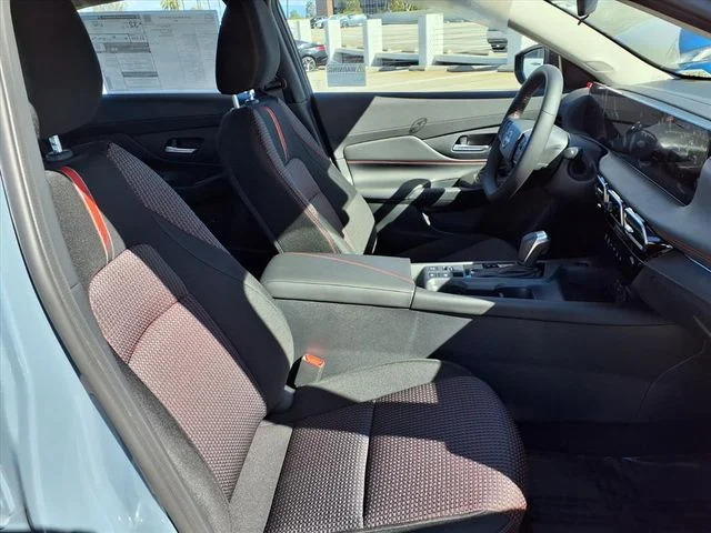 New 2026 Atlantic Gray Metallic / Super Black Two-tone Nissan SR image 6