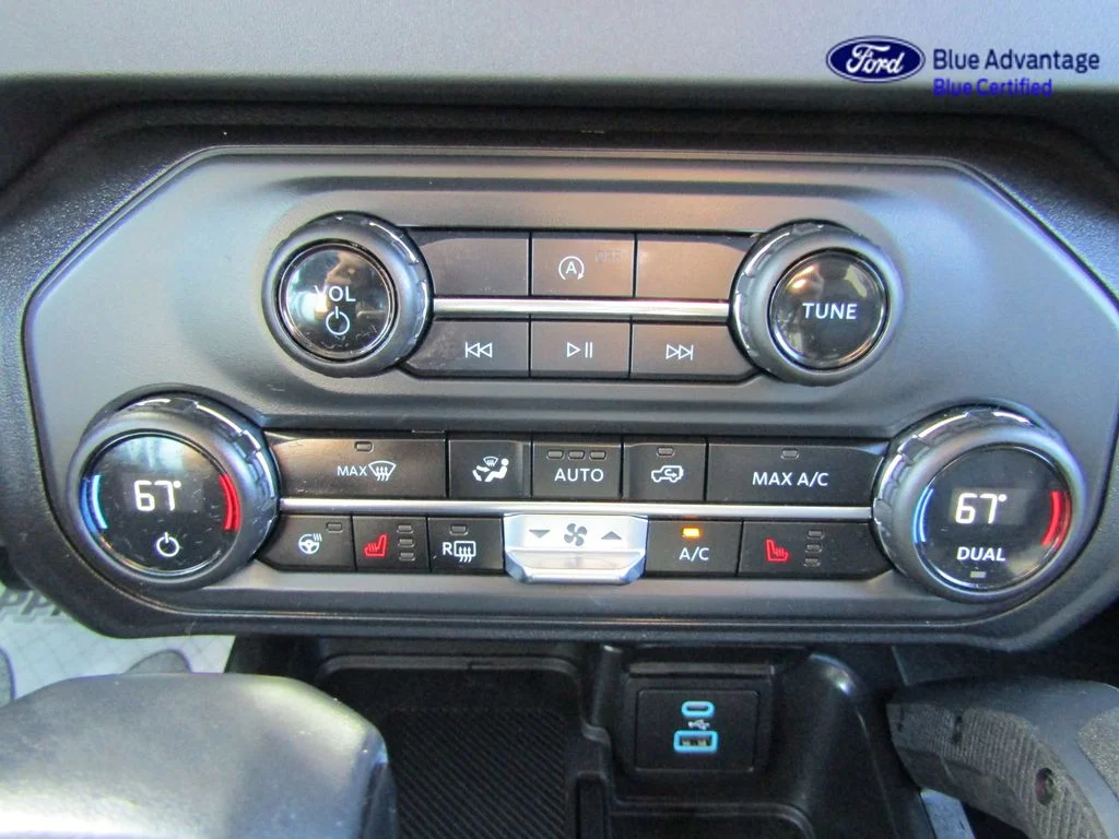 Certified Used 2025 Shadow Black Ford Badlands image 29