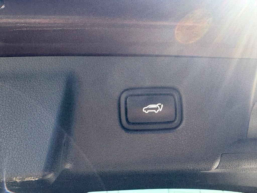 Used 2025 Red Hyundai SEL image 20