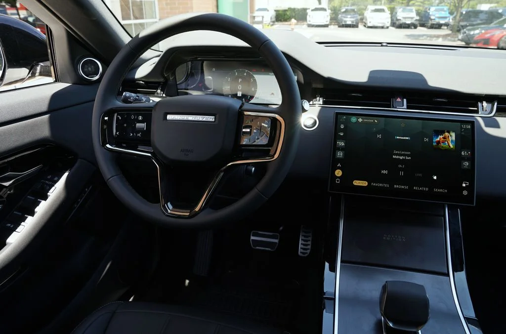 New 2026 Fuji White Land Rover  image 16