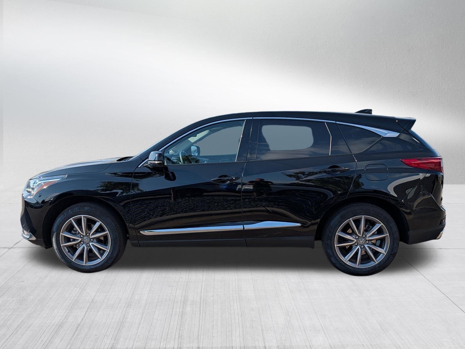 Used 2024 Majestic Black Pearl Acura w/Technology Package image 4
