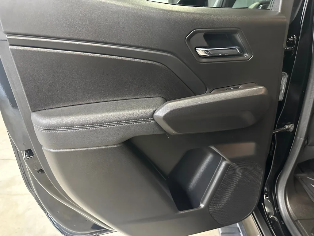 Certified Used 2026 Onyx Black GMC Elevation image 18