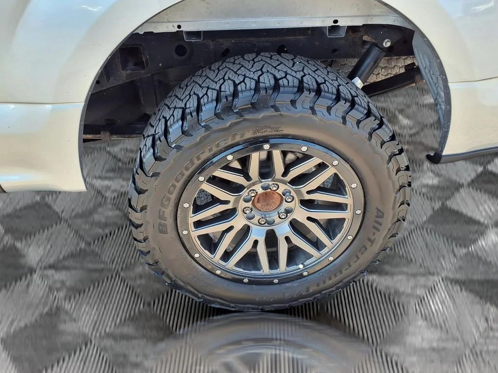 Used 2020 Silver Ford XLT image 27