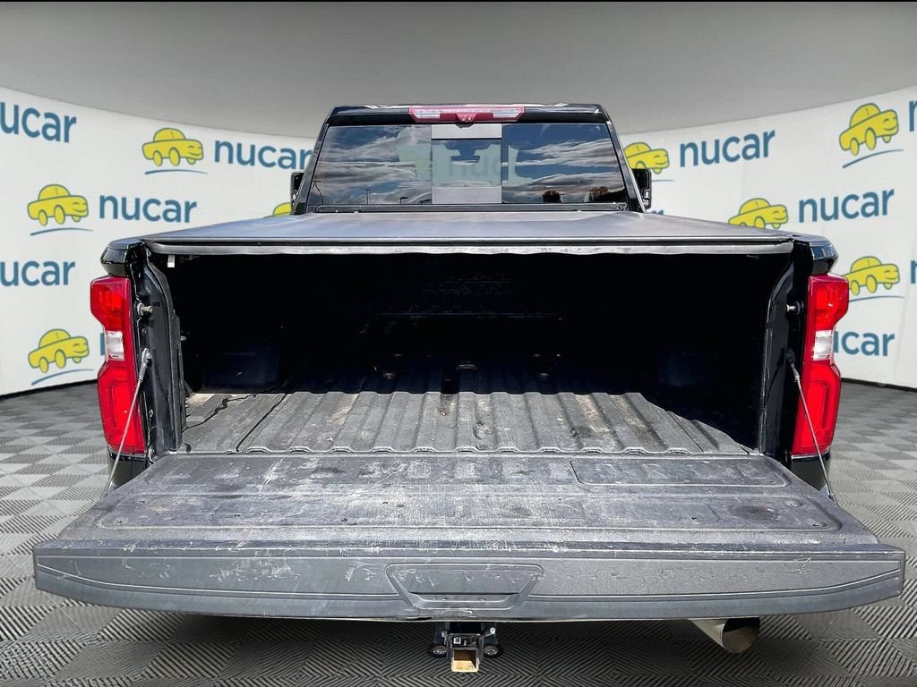 Used 2023 Black Chevrolet High Country image 32