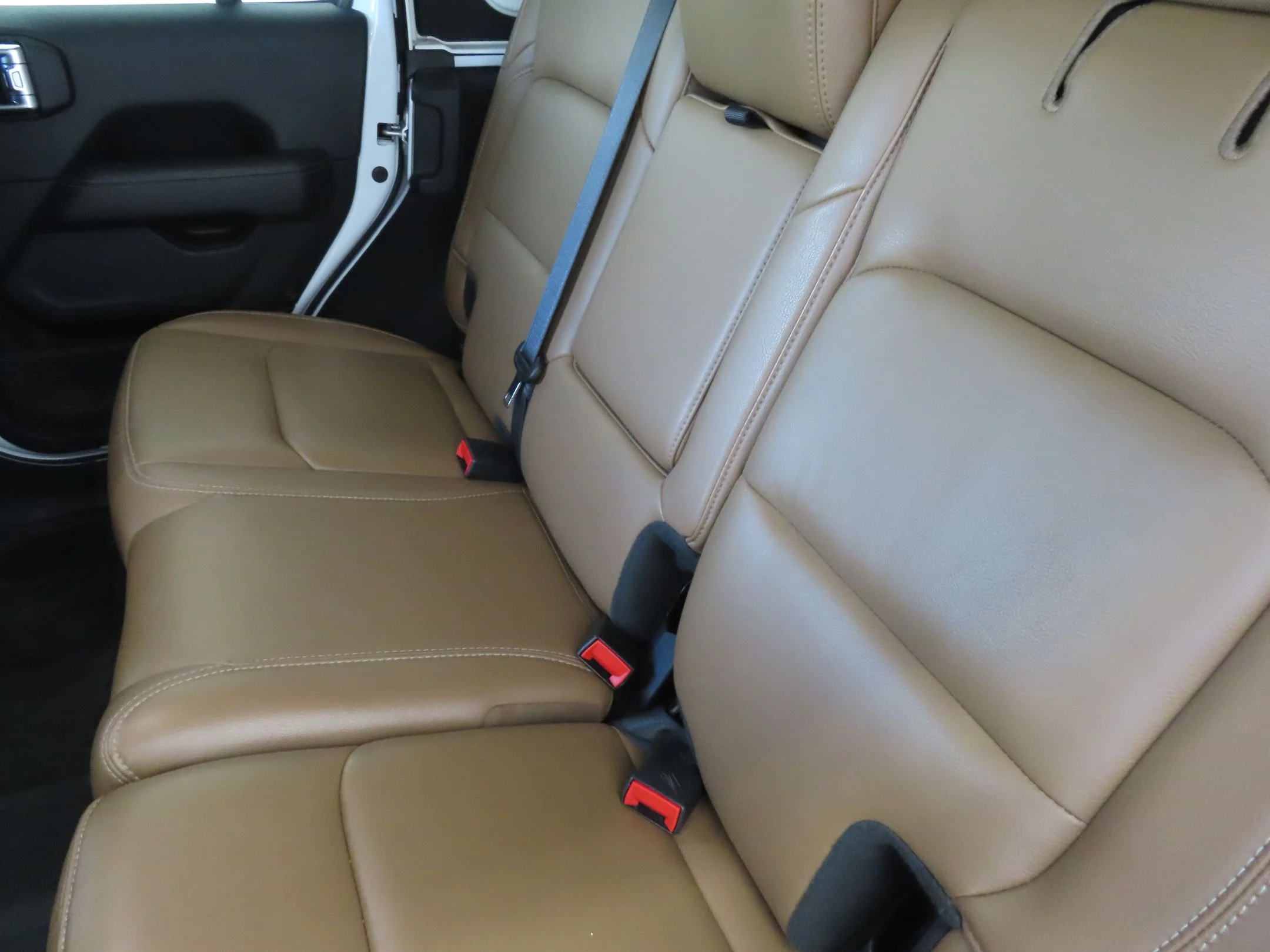 Used 2021 White Jeep Unlimited Rubicon image 22