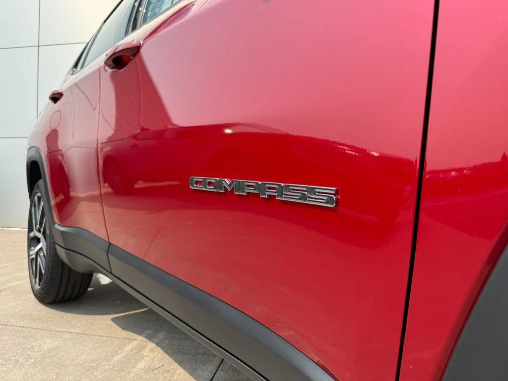 2025 Jeep Compass Limited - Photo 12