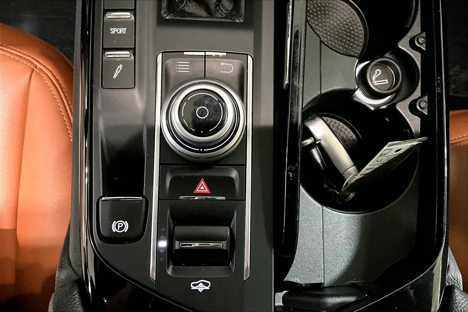 Used 2019 Bianco Maserati  image 28