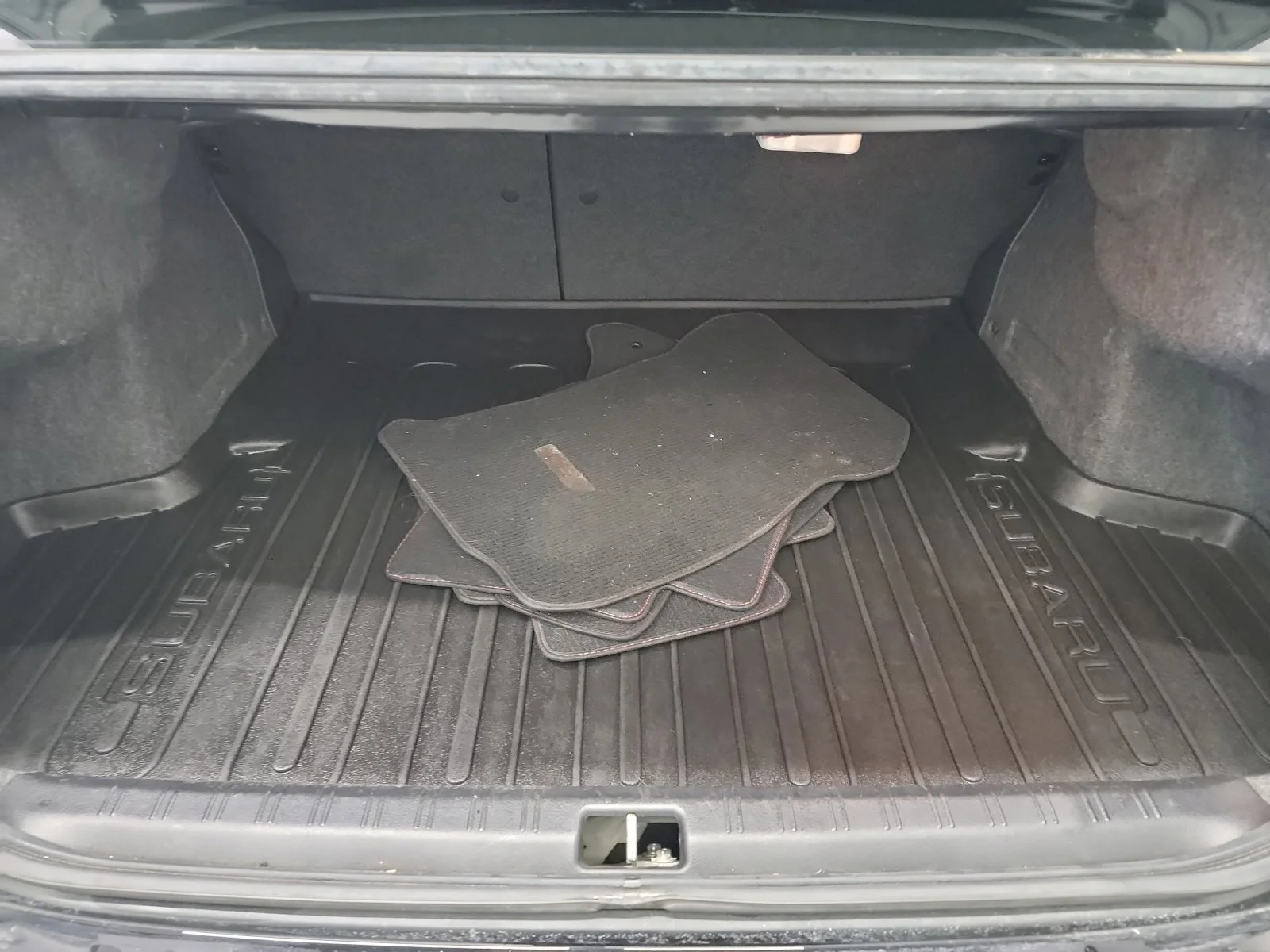 Used 2016 Crystal Black Silica Subaru Base image 24