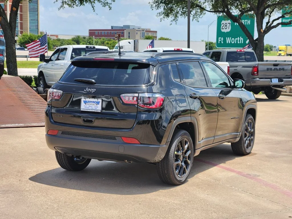New 2026 Diamond Black Crystal Pearlcoat Jeep Latitude image 3