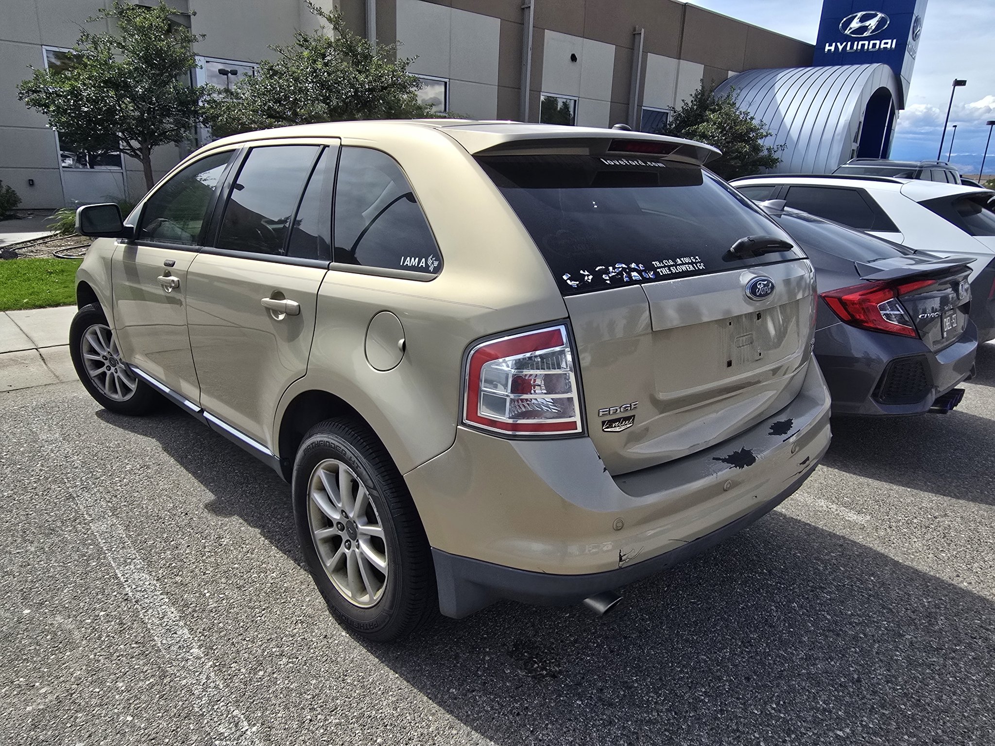 Used 2007 Gold Ford SEL image 3