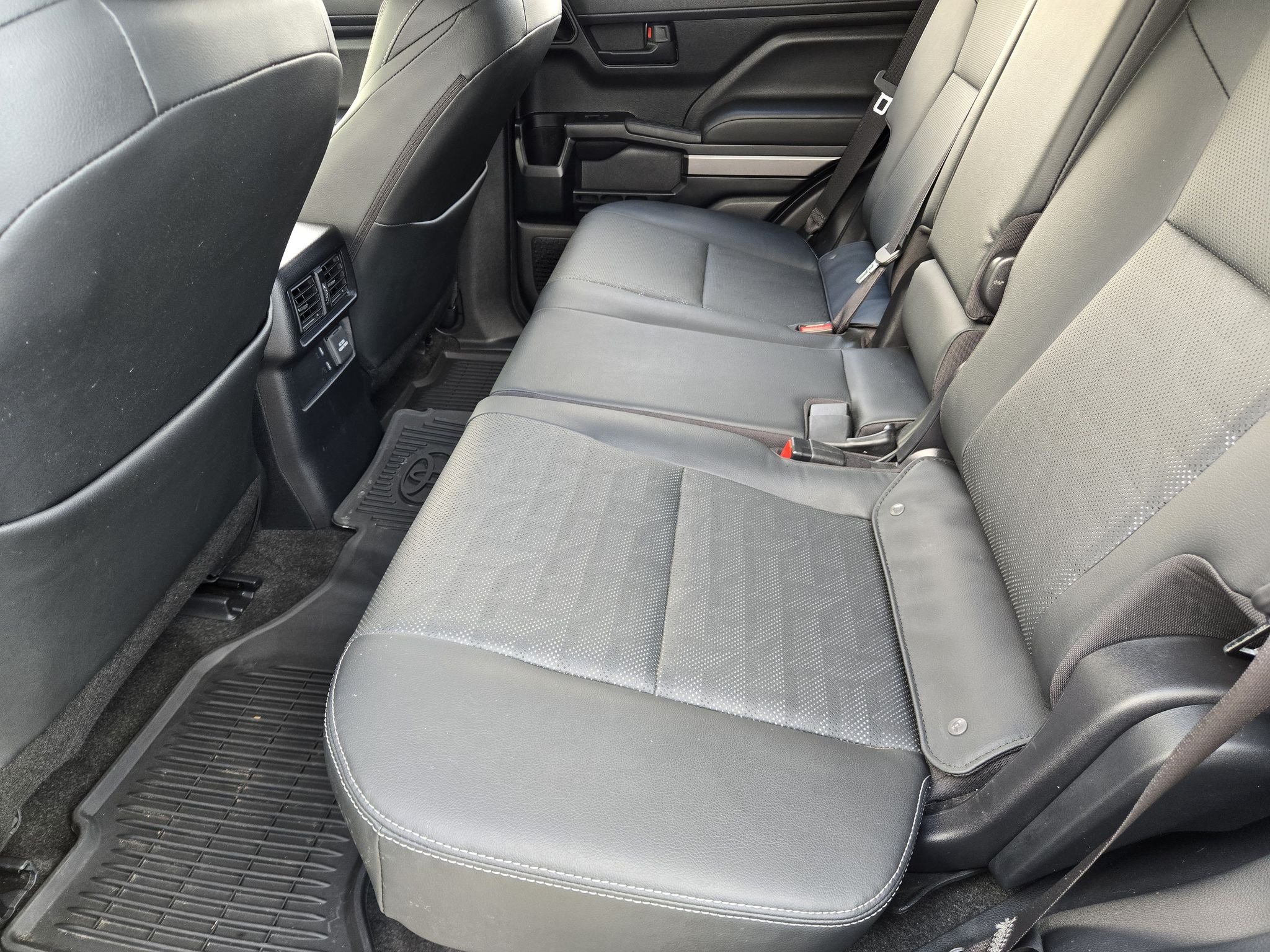 Used 2025 Ice Cap Toyota TRD Off Road Premium image 31