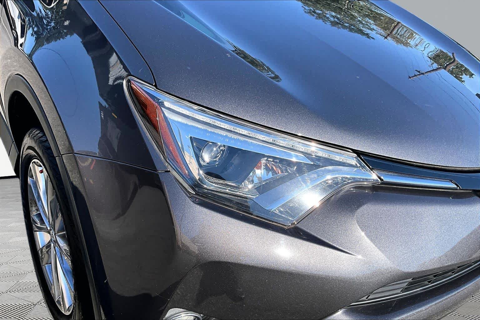 Certified Used 2018 Magnetic Gray Metallic Toyota Limited image 28