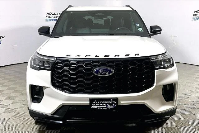 Used 2025 White Metallic Ford ST-Line image 29