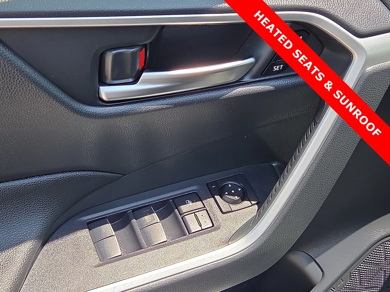 Used 2024 Magnetic Gray Metallic Toyota Hybrid XLE Premium image 13